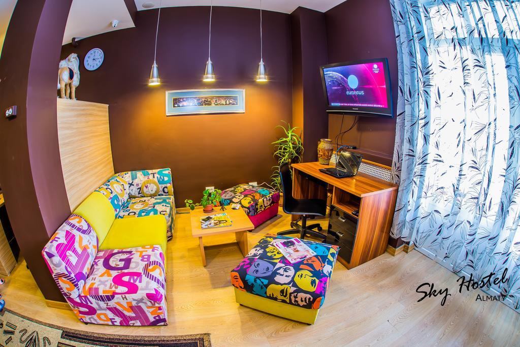 Sky Hostel Almatî Cameră foto